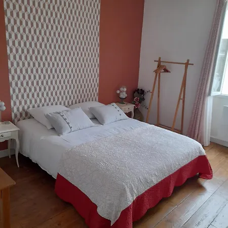 Les Hirondelles Bed & Breakfast Puyoo