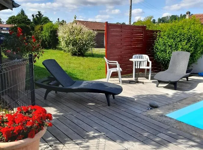 Les Hirondelles Puyoo