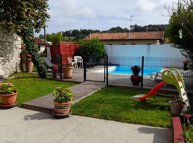 Les Hirondelles * Puyoo