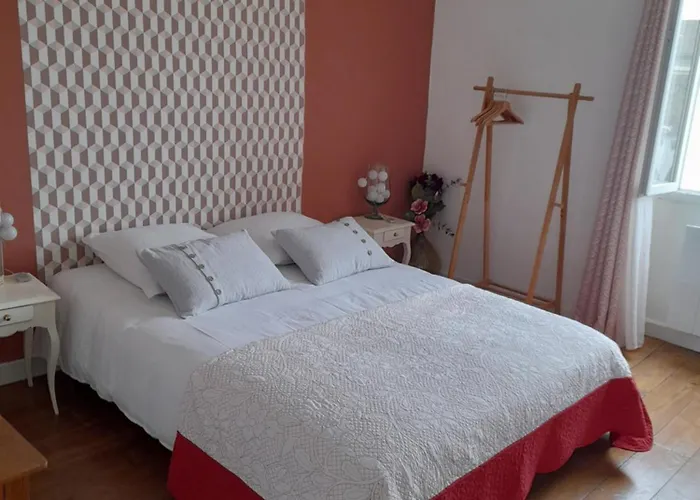 Les Hirondelles Bed & Breakfast Puyoo